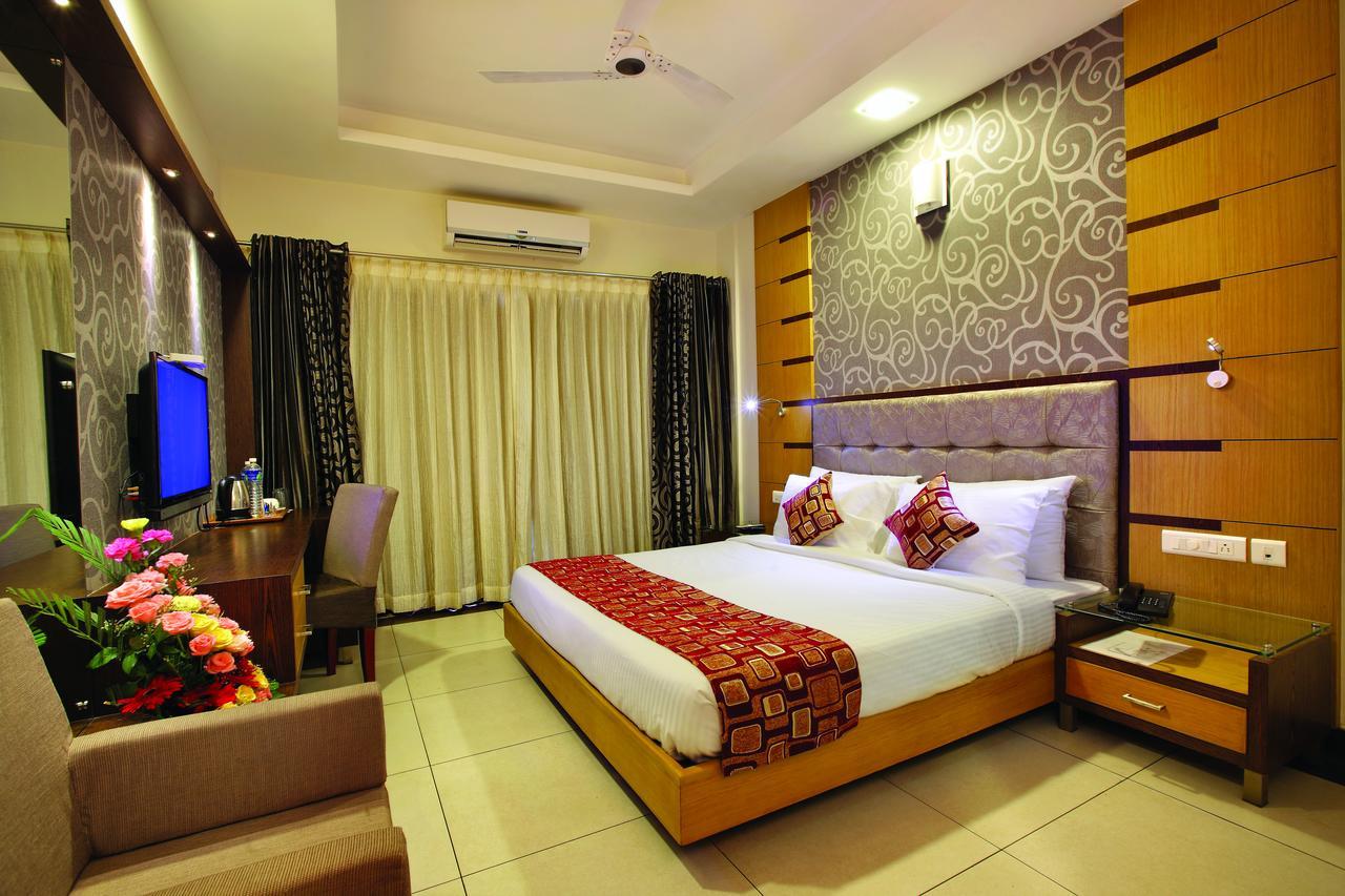 Kodungallūr Hotel Aswathy מראה חיצוני תמונה