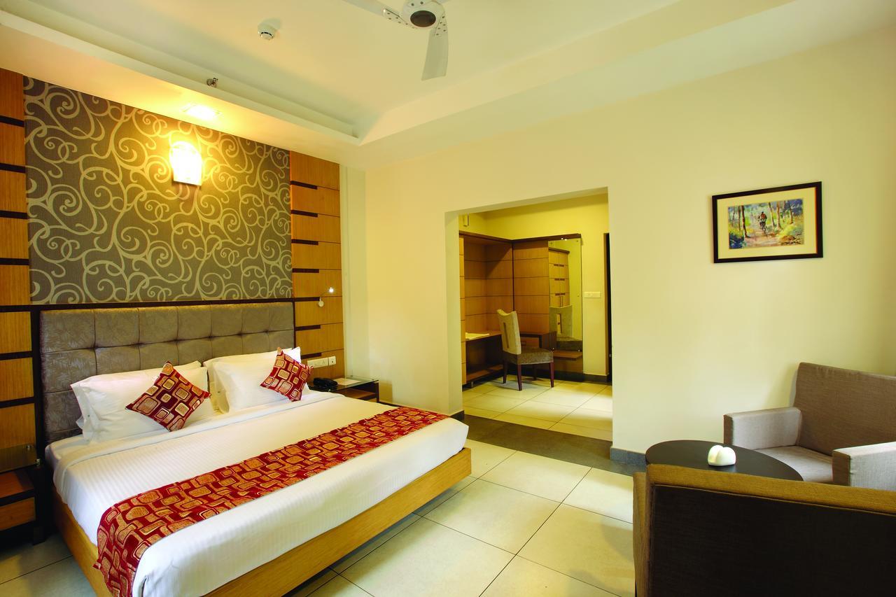 Kodungallūr Hotel Aswathy מראה חיצוני תמונה
