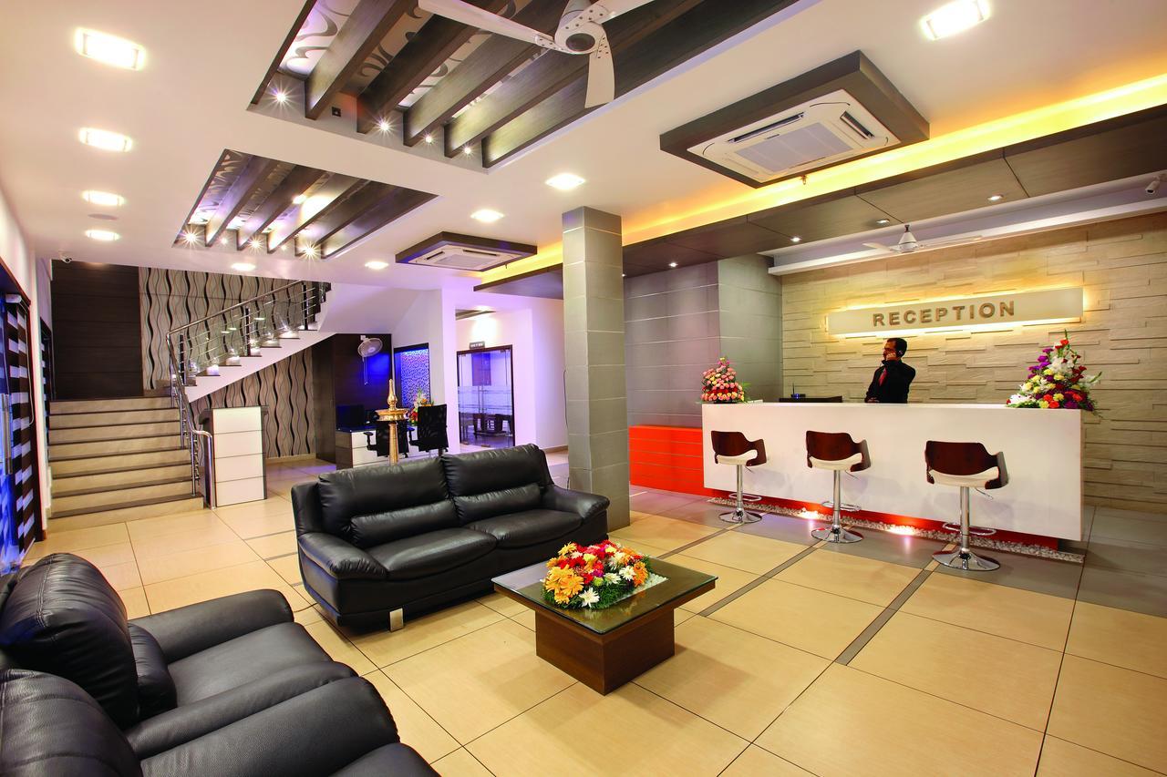 Kodungallūr Hotel Aswathy מראה חיצוני תמונה