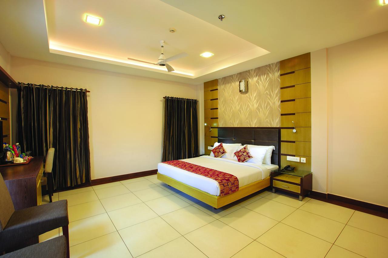 Kodungallūr Hotel Aswathy מראה חיצוני תמונה