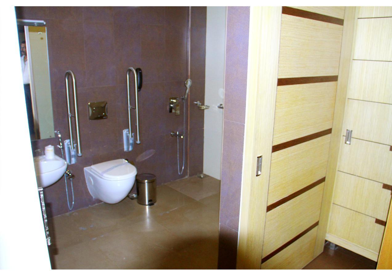 Kodungallūr Hotel Aswathy מראה חיצוני תמונה